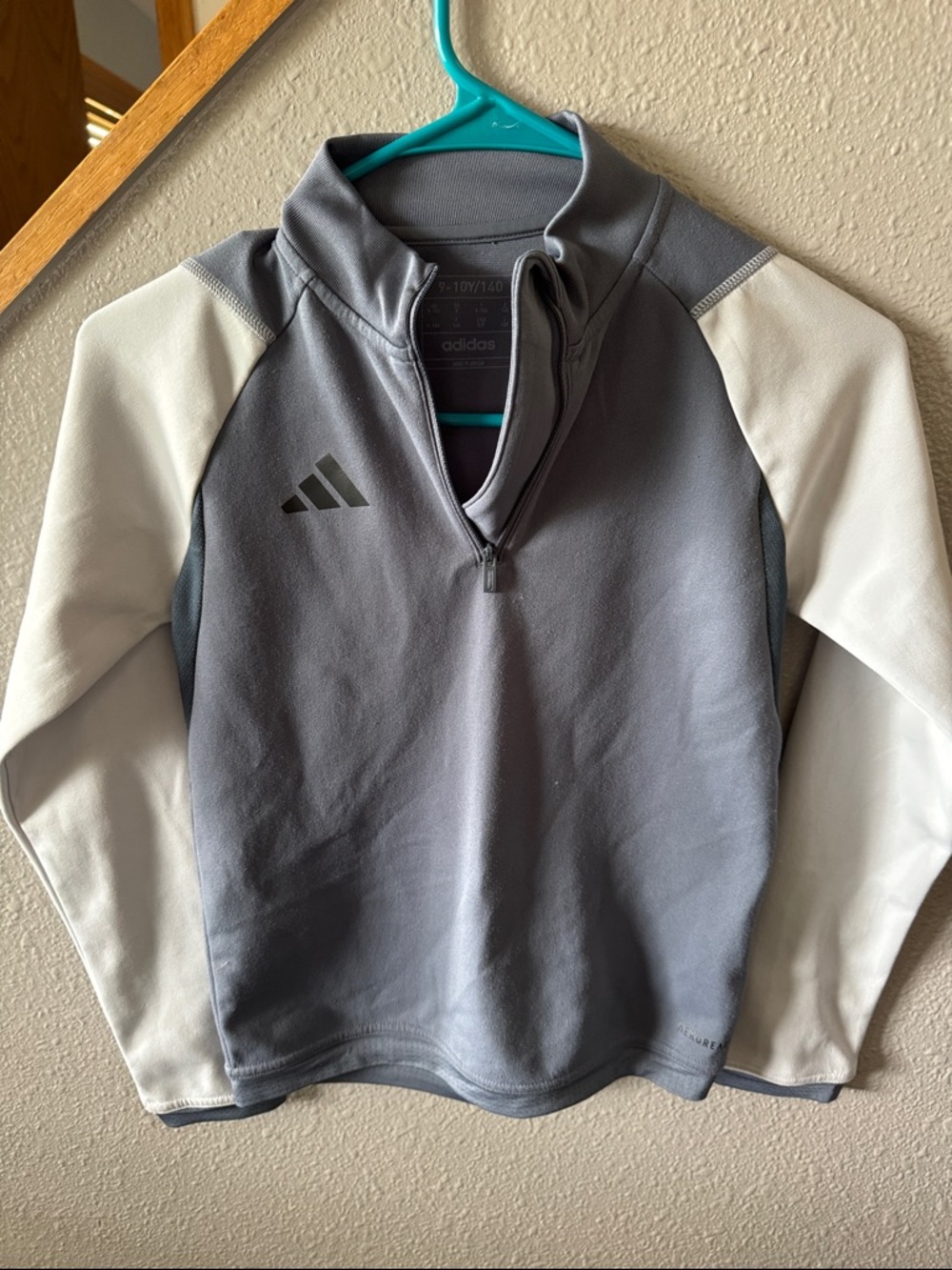adidas Gray and White Long-Sleeve Quarter-Zip Pullover